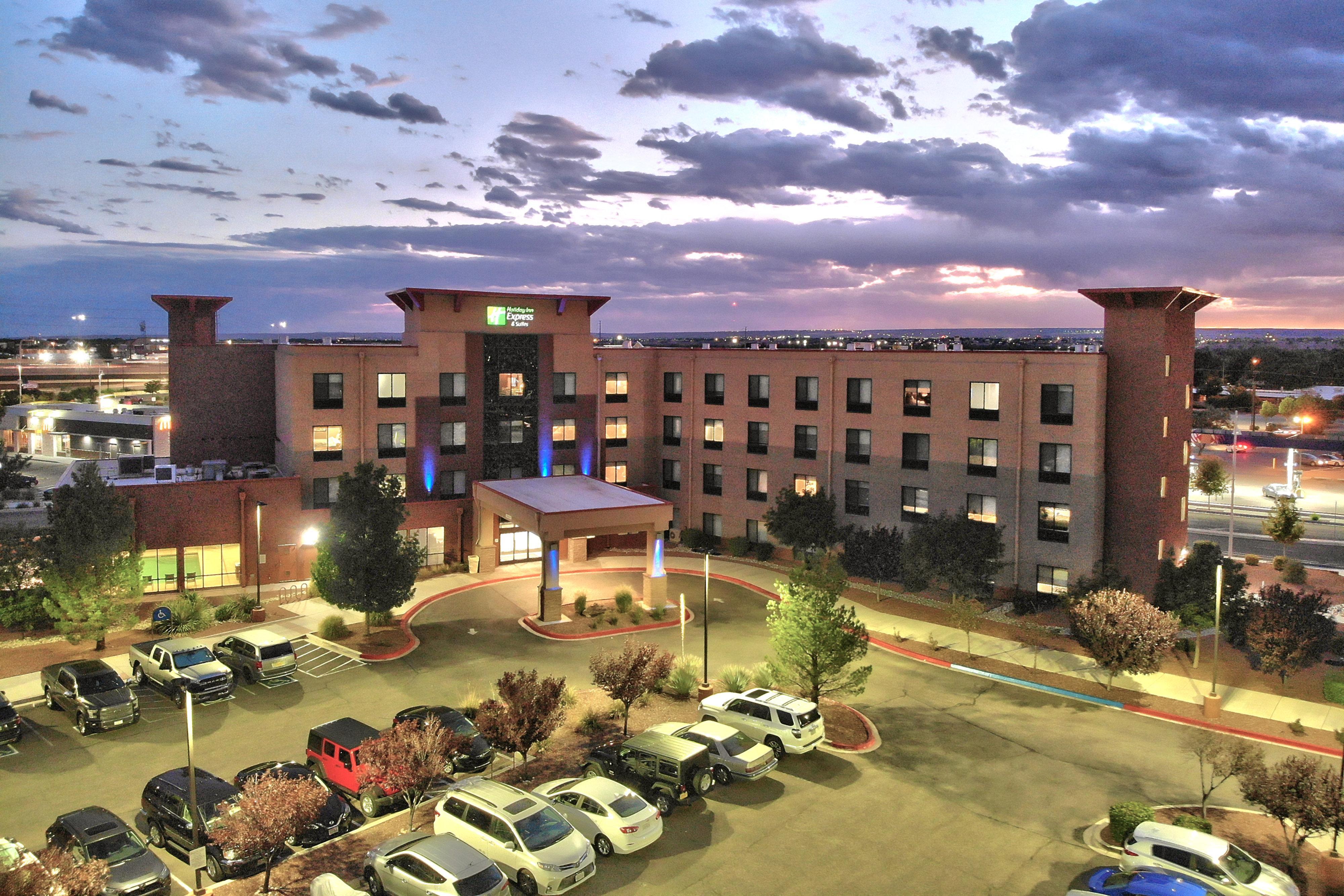 Holiday Inn Express & Suites Albuquerque Historic Old Town By Ihg Esterno foto