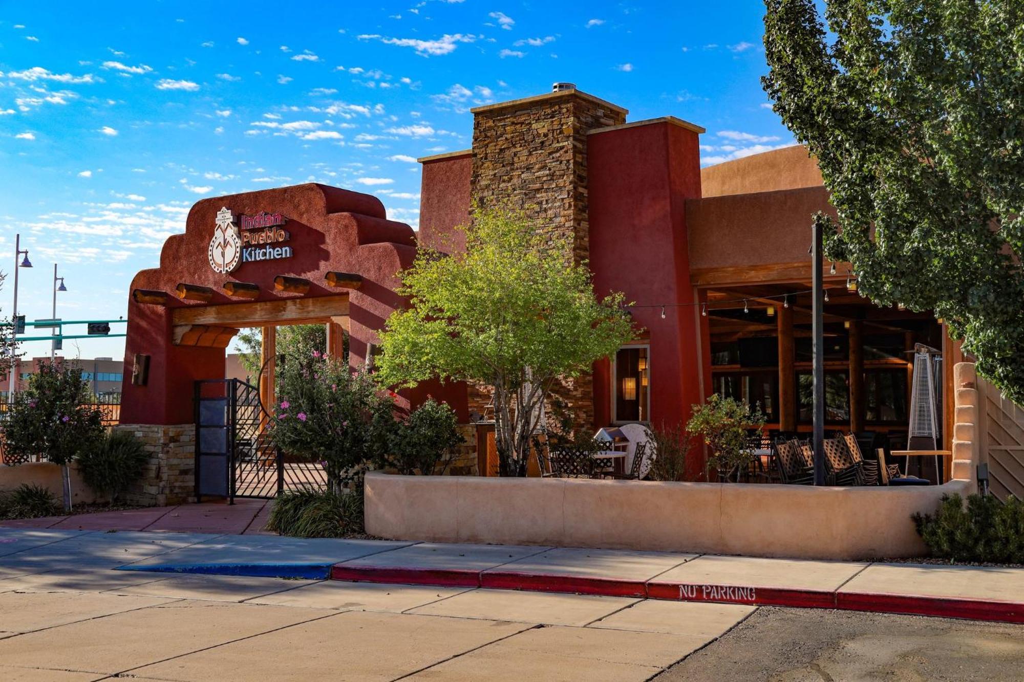 Holiday Inn Express & Suites Albuquerque Historic Old Town By Ihg Esterno foto