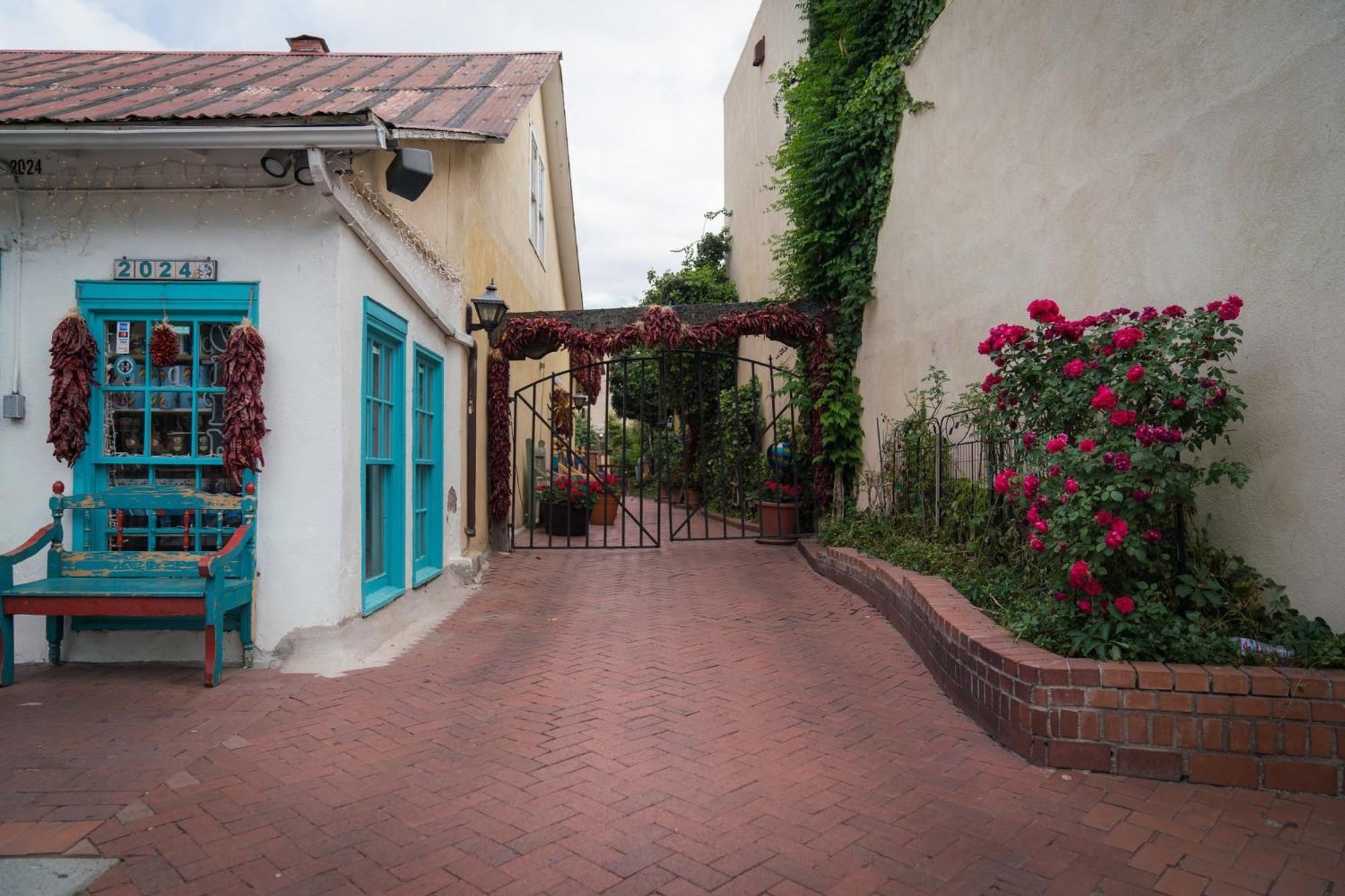 Holiday Inn Express & Suites Albuquerque Historic Old Town By Ihg Esterno foto